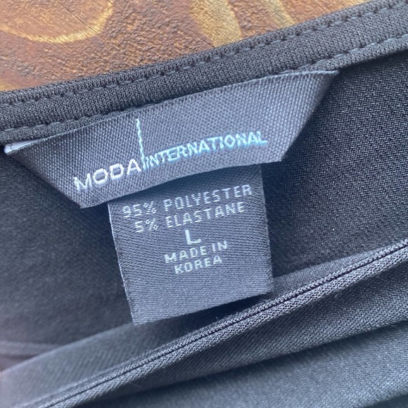 Moda International Deep Vee Top - L - Picture 4 of 4